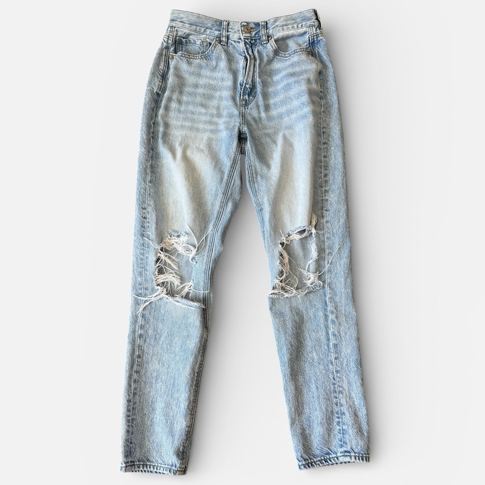 American Eagle High Rise Mom Jeans Women's‎ Size 2 Regular Light Wash Denim